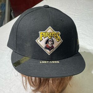 New Era fitted Pirates Baseball Hat